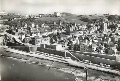 / CPSM FRANCE 80 "Ault, vue aérienne de la plage"