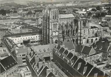 / CPSM FRANCE 80  "Abbeville, Collégiale Saint Vulfran"