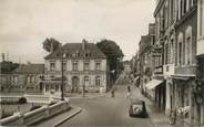 35 Ille Et Vilaine / CPA FRANCE 35 "Redon, place de la République et av de la gare"