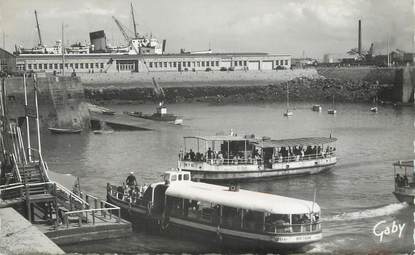 / CPSM FRANCE 35 "Saint Malo, les quais"