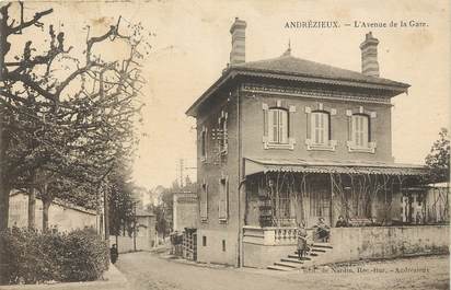 / CPA FRANCE 42 "Andrézieux, l'av de la gare"