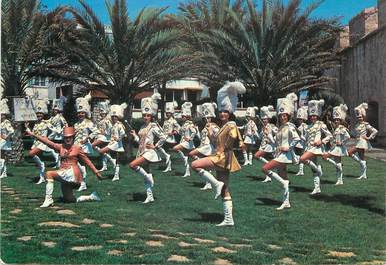 / CPM FRANCE 06 "Juan les Pins" / MAJORETTES