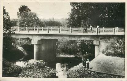 / CPSM FRANCE 71 "Varennes Saint Sauveur, pont neuf du Montjouvent"