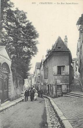 / CPA FRANCE 28 "Chartres, la rue Saint Pierre"