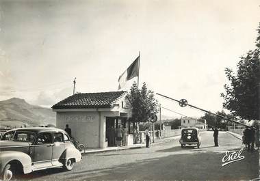 CPSM FRANCE 64 "Hendaye, frontière franco espagnole" / DOUANE