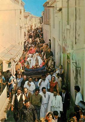 / CPSM FRANCE 13 "Saintes Maries de la Mer, la procession des Saintes"