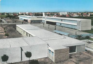 / CPSM FRANCE 13 "Berre, groupe scolaire Paul Langevin"