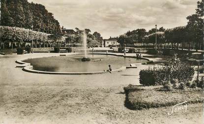 CPSM FRANCE 85 "La Roche sur Yon, square du cours Bayard"