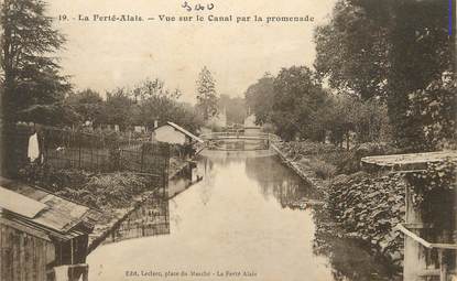 / CPA FRANCE 91 "La ferté Alais, vue sur le canal"
