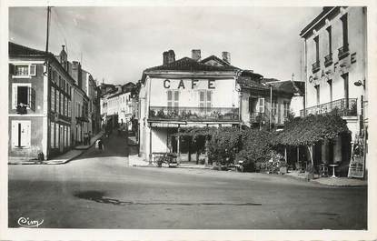 / CPSM FRANCE 40 "Saint Sever, place Cap du Pouy et rue Lafayette"