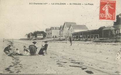 / CPA FRANCE 17 "Ile d'Oléron, Saint Trojan, la plage"