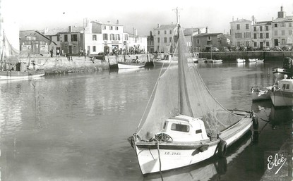 / CPSM FRANCE 17 "Ile de Ré, La Flotte, le port" / BATEAU