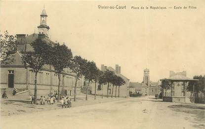 / CPA FRANCE 08 "Vivier au Court, place de la République, école de filles"