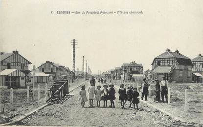 / CPA FRANCE 02 "Tergnier, rue du président Poincaré, cité des cheminots"