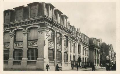 / CPSM FRANCE 02 "Saint Quentin, rue Raspail"