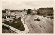 02 Aisne / CPSM FRANCE 02 "Saint Quentin, place du 8 octobre"