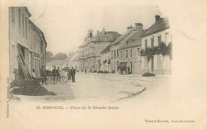 / CPA FRANCE 02 "Sissonne, place de la grande Roize"