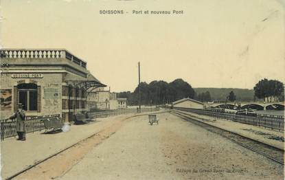 / CPA FRANCE 02 "Soissons, port et nouveau pont"