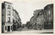 02 Aisne / CPSM FRANCE 02 "Soissons, rue du commerce "