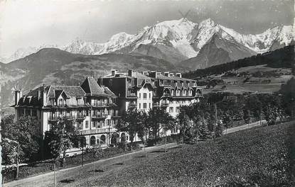 / CPSM FRANCE 74 "Combloux, l"hôtel S.N.C.F et le Mont Blanc"