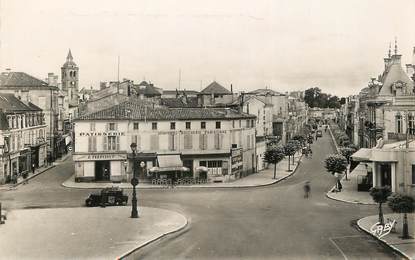 / CPSM FRANCE 16 "Cognac, place François 1er"