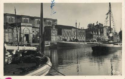 / CPSM FRANCE 16 "Cognac, quais de la Charente"