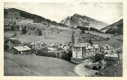 / CPSM FRANCE 74 "La Clusaz, vue générale et le pic de l'Etale"