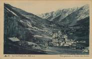 74 Haute Savoie / CPA FRANCE 74 "La Clusaz, vue générale et chaine des Aravis"