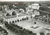 37 Indre Et Loire / CPSM FRANCE 37 "Chinon, place Jeanne d'Arc"'