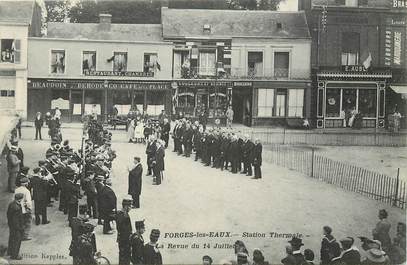 CPA FRANCE 76 "Forges les Eaux, la revue du 14 juillet"