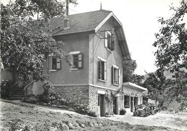 / CPSM FRANCE 38 "Theys, chalet les ecureuils, colonie de vacances"