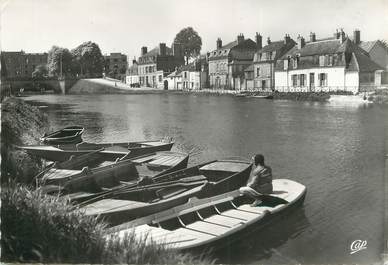 / CPSM FRANCE 10 "Nogent sur Seine, les quais de la Seine"