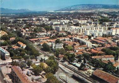 / CPSM FRANCE 13 "Salon de Provence, vue aérienne"