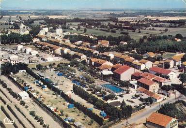 / CPSM FRANCE 13 "Saint Martin de Crau, vue générale aérienne"