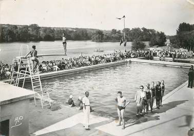 / CPSM FRANCE 78 "Bonnières, la piscine"