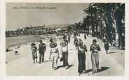 06 Alpe Maritime CPSM FRANCE 06 "Cannes, Promenade en pyjamas" / MODE