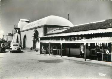 / CPSM FRANCE 17 "Fouras Les Bains, restaurant de la Jetée"