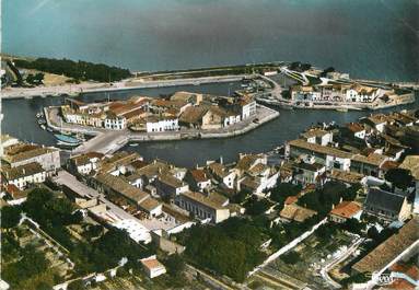 / CPSM FRANCE 17 "Ile de Ré, Saint Martin de Ré, le port"