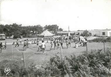 / CPSM FRANCE 17 "Ile de Ré, le Bois Plage, le terrain de jeux"