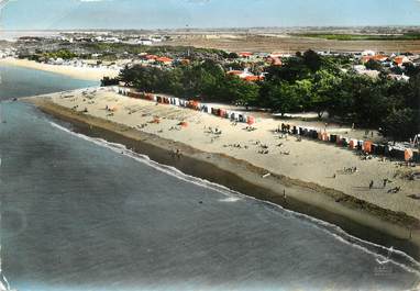 / CPSM FRANCE 17 "Ile d'Oléron, la Brée, la plage"