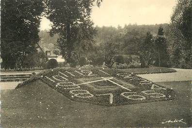 / CPSM FRANCE 27 "Louviers, jardin public, l'horloge"