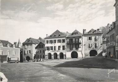 / CPSM FRANCE 64 "Tardets, la place de l'hôtel de ville"