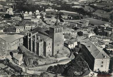 / CPSM FRANCE 69 "Saint Symphorien sur Coise, vue aérienne sur l'église"