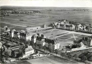 / CPSM FRANCE 68 "Neuf Brisach, vue aérienne sur le quartier Est de la Ville"