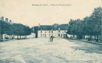 CPA FRANCE 41 "Bracieux, Place du Champ Jobert"