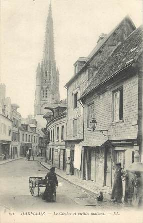 / CPA FRANCE 76 "Harfleur, le clocher et vieilles maisons"