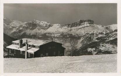 / CPSM FRANCE 74 "Les Houches, La Hutte, vue sur la chaine des Fizz"