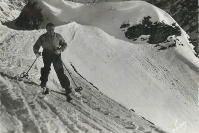 / CPSM FRANCE 74 "Les Houches, descente du Mont Lachat" / SKI