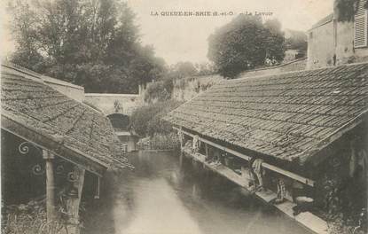 / CPA FRANCE 94 "La Queue en Brie, le lavoir"