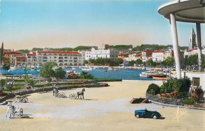 / CPSM FRANCE 83 "Sanary sur Mer" / JEUX / VOITURE A PEDALE